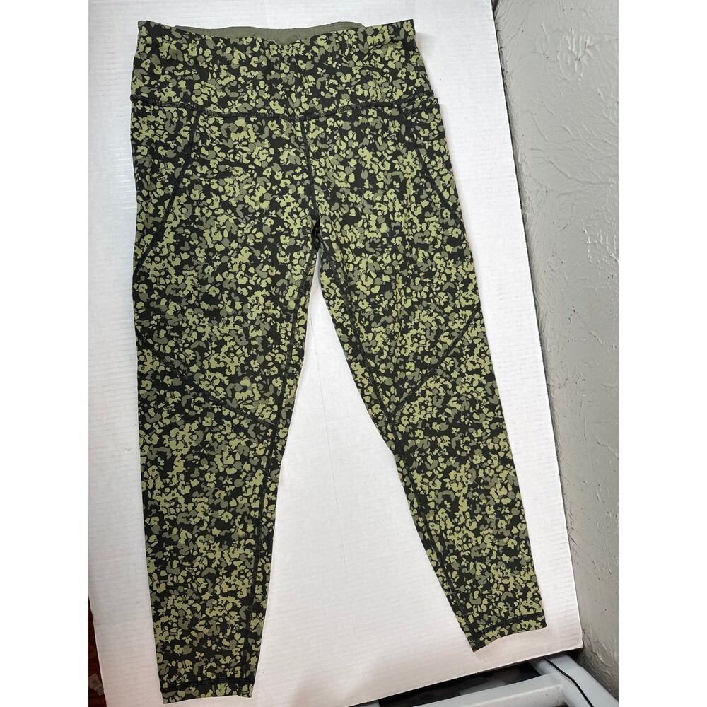 Sweaty Betty Green Undercover Dainty Floral‎ Print 7/8 Leggings Size Medium